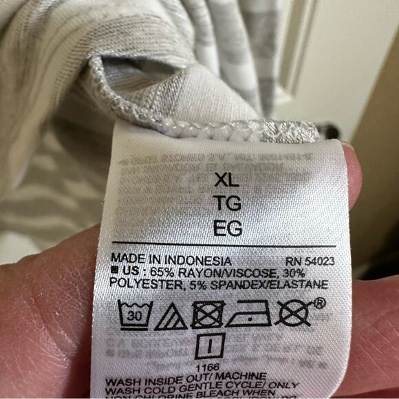 Old Navy women’s sweatshirt xl NWT gray white‎ - Picture 5 of 8